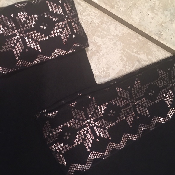 Victoria Secret Leggings. - Picture 2 of 3